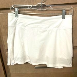 Lululemon women’s tennis/athletic skirt